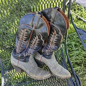 TONY LAMA VINTAGE MEN'S Goat Skin Black Tops and Elephant Gray Cowboy Boots, 7D